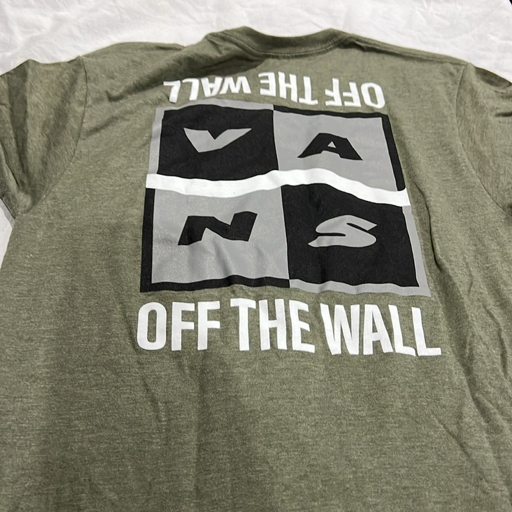 Men’s Small Vans Shirt - Picture 3 of 3